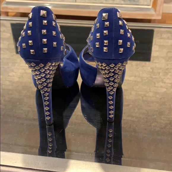 Velvet blue heels with silver studs - Picture 3 of 7